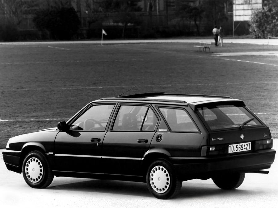  Alfa Romeo Sport Wagon "Brio" (907) 1993 года  (фото 2 из 2)